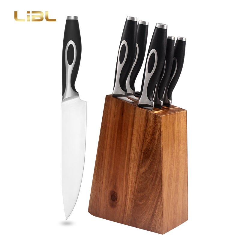Knife set with wooden block