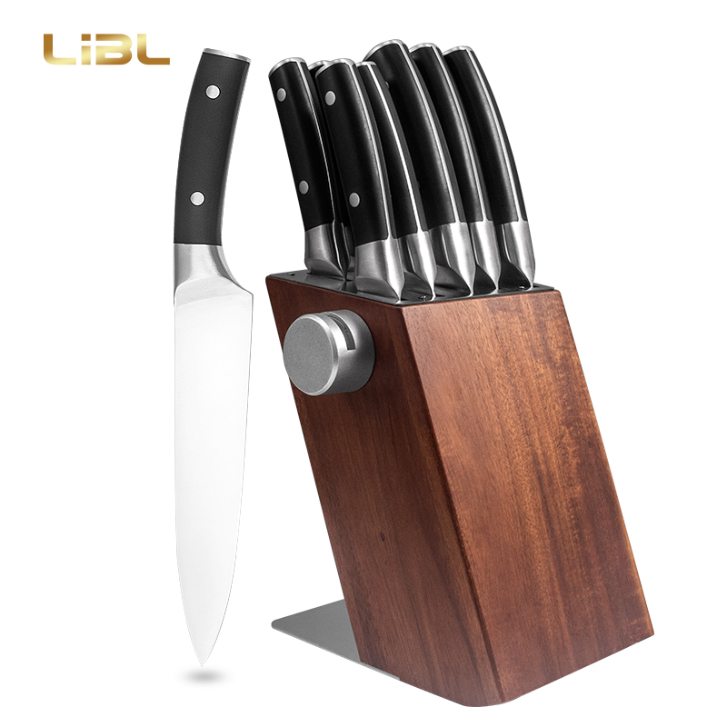 Knife set with wooden block